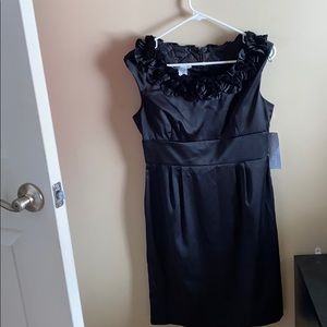 Black sleeveless dress